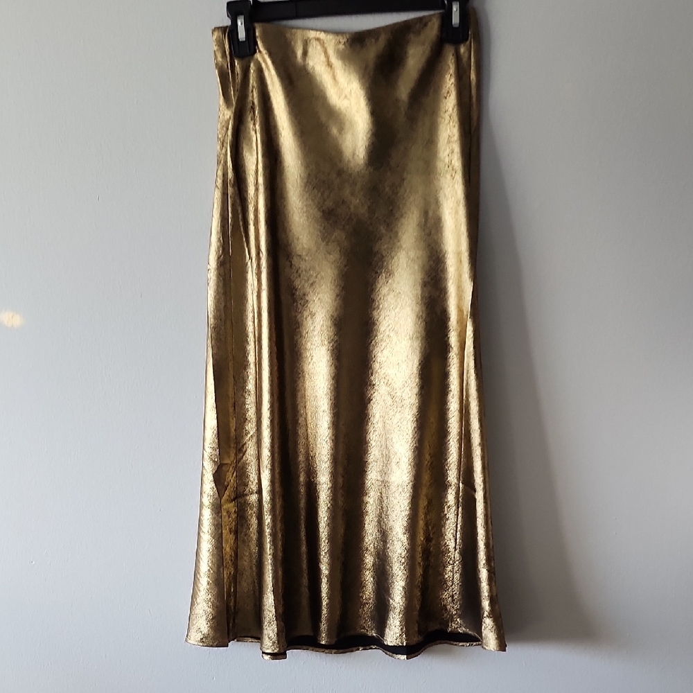 Elegant Gold Women's Skirt